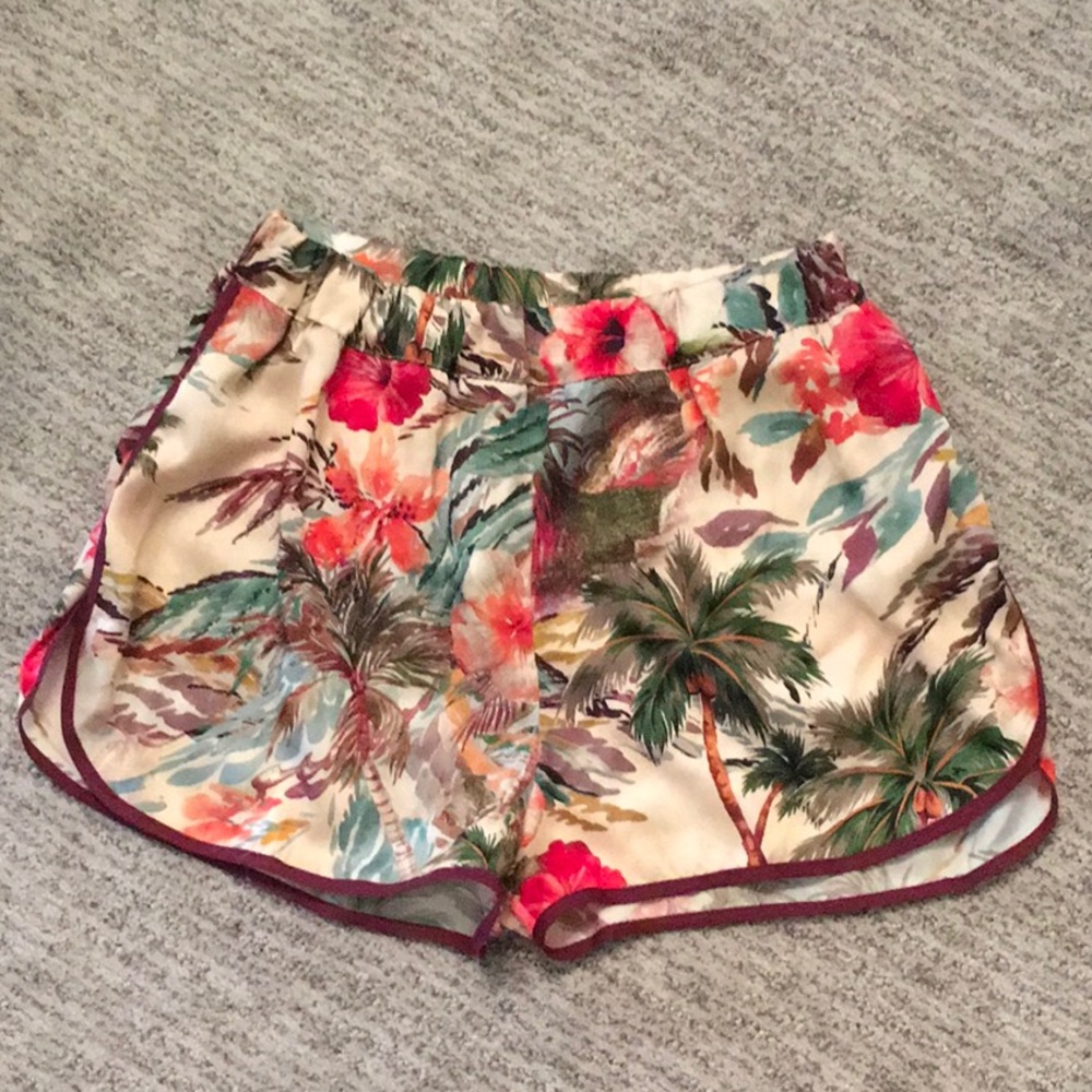 Hawaiian print silk shorts